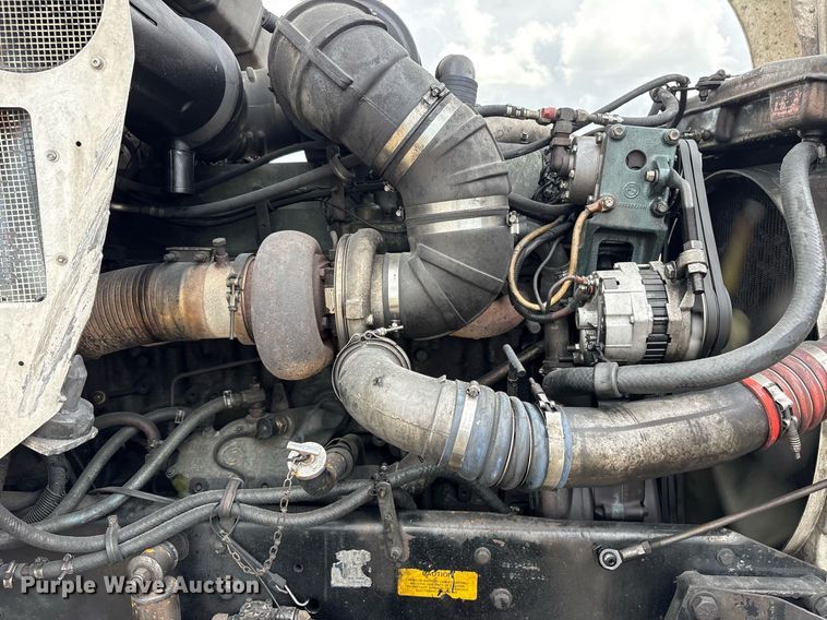 image for item DY0699 1999 Kenworth T600 semi truck