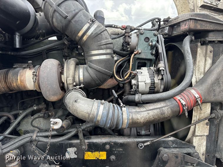 image for item DY0699 1999 Kenworth T600 semi truck