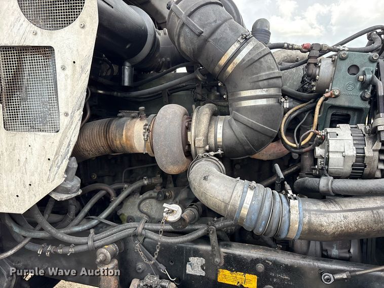 image for item DY0699 1999 Kenworth T600 semi truck