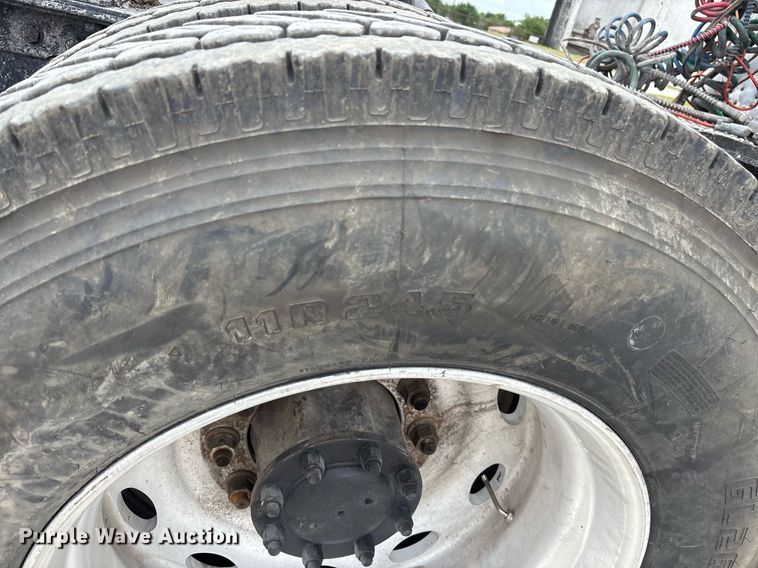 image for item DY0699 1999 Kenworth T600 semi truck