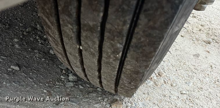 image for item DY0699 1999 Kenworth T600 semi truck