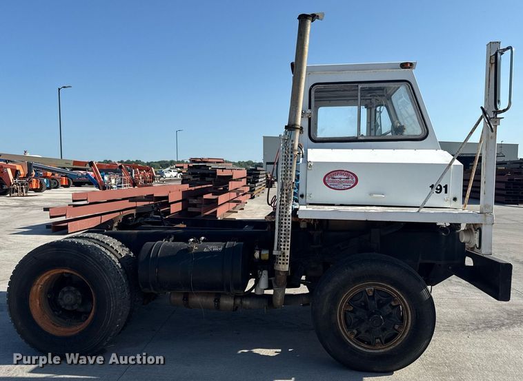 image for item DY8088 Ottawa YT30 yard truck
