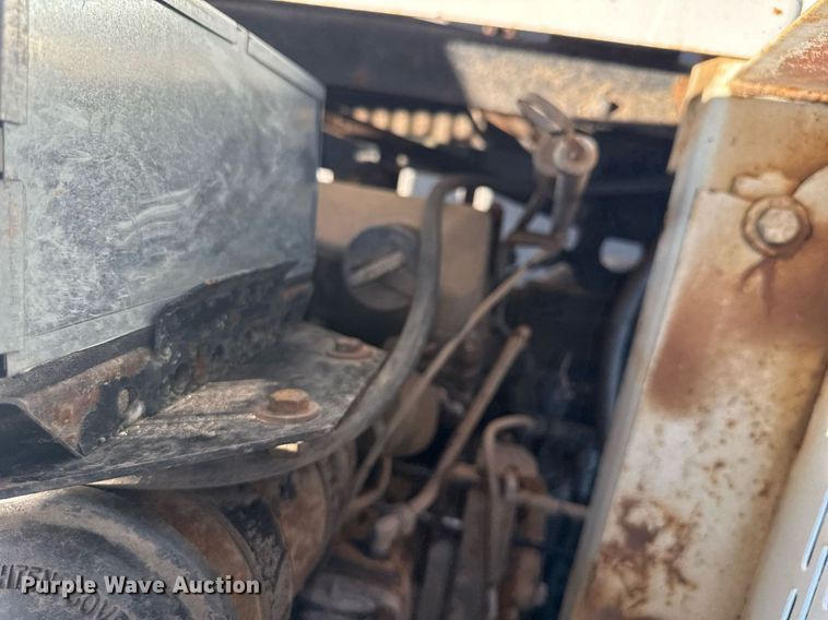 image for item DY8088 Ottawa YT30 yard truck