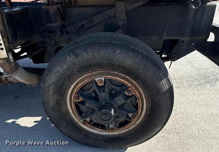 image for item DY8088 Ottawa YT30 yard truck