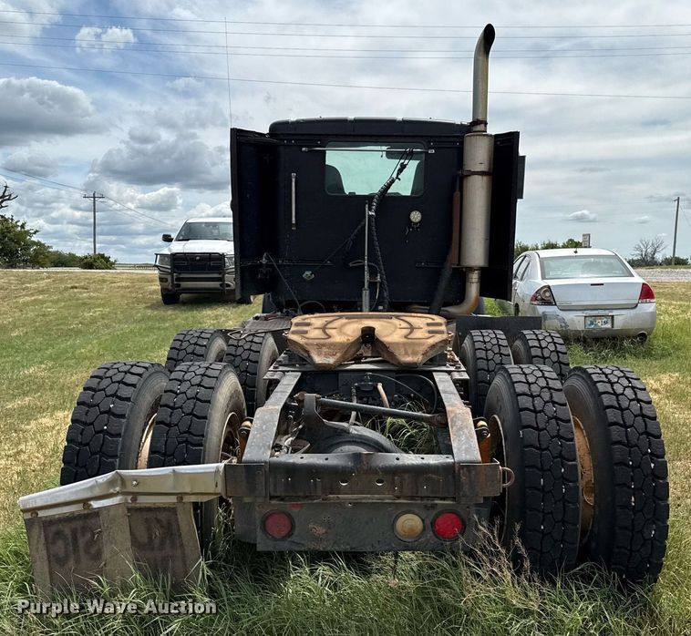 image for item DZ8625 2007 International 9200i semi truck