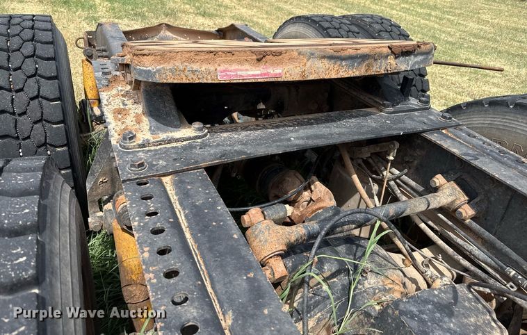 image for item DZ8625 2007 International 9200i semi truck