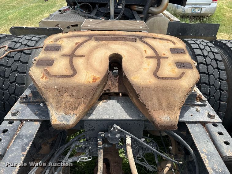 image for item DZ8625 2007 International 9200i semi truck