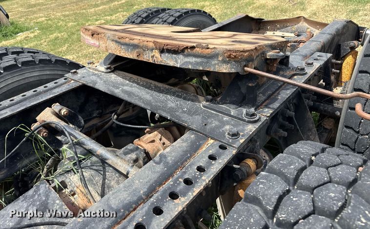 image for item DZ8625 2007 International 9200i semi truck