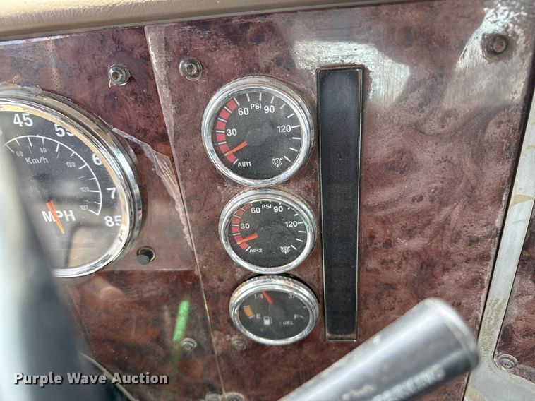 image for item DZ8625 2007 International 9200i semi truck