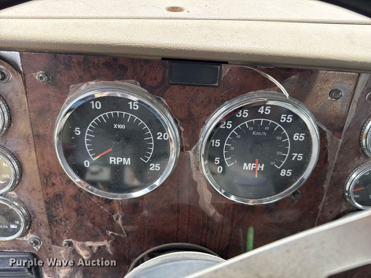 image for item DZ8625 2007 International 9200i semi truck