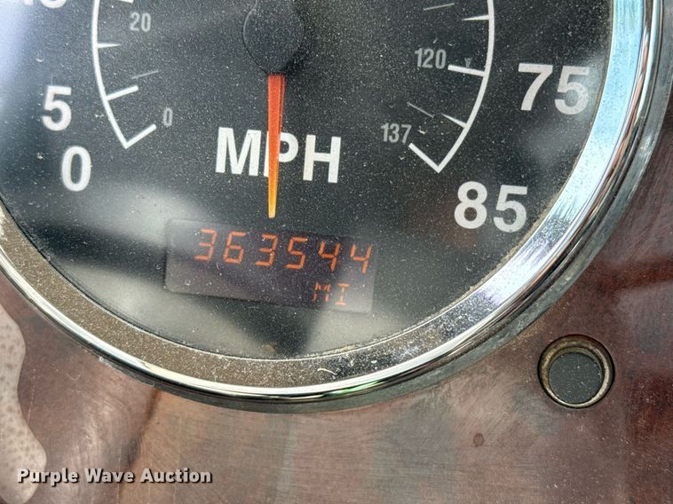 image for item DZ8625 2007 International 9200i semi truck