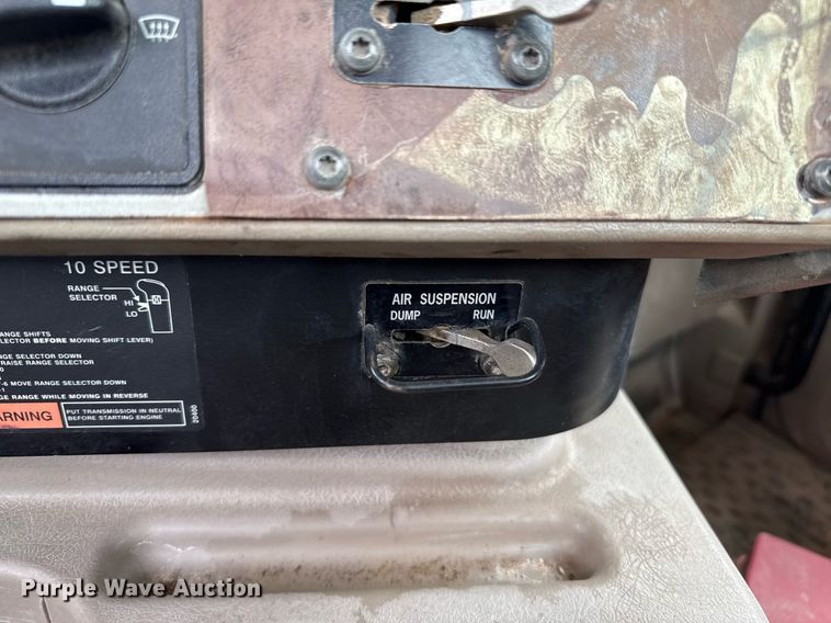 image for item DZ8625 2007 International 9200i semi truck