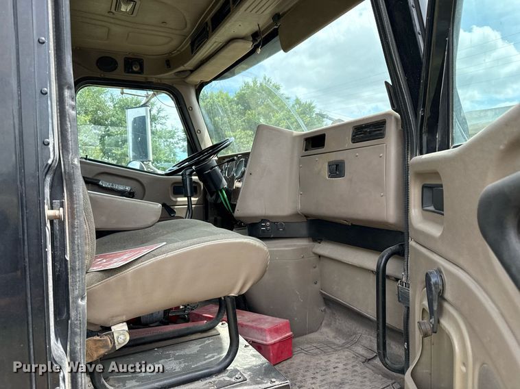 image for item DZ8625 2007 International 9200i semi truck