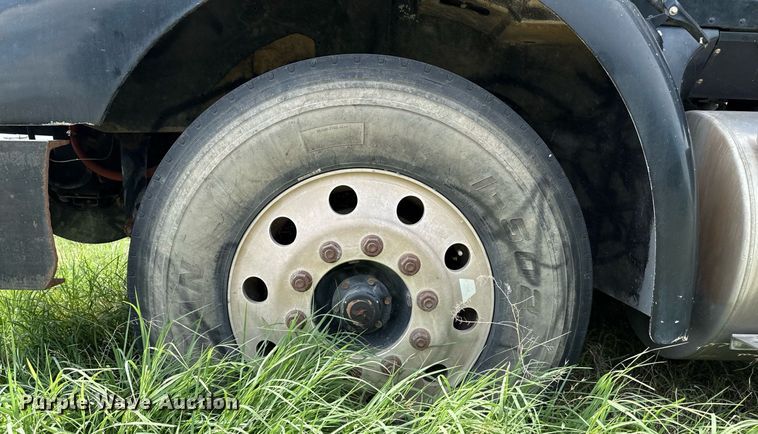 image for item DZ8625 2007 International 9200i semi truck