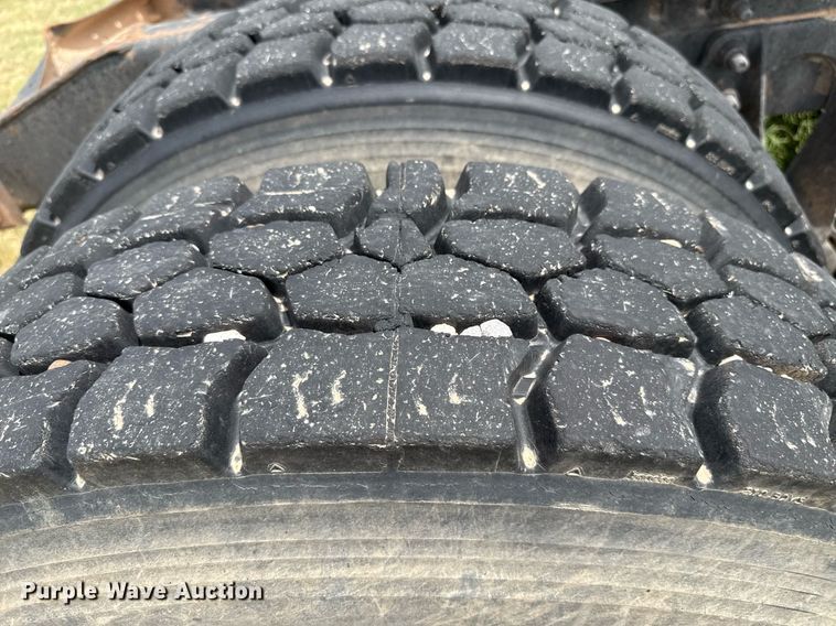 image for item DZ8625 2007 International 9200i semi truck