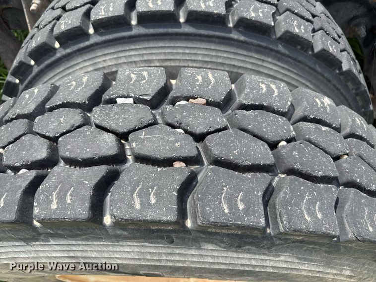 image for item DZ8625 2007 International 9200i semi truck