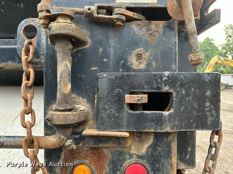 image for item EB2638 2012 MAC end dump trailer