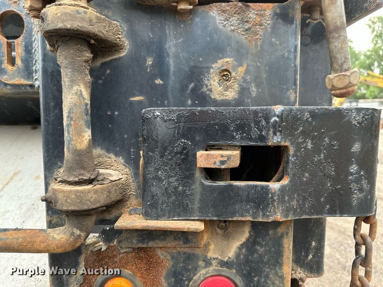 image for item EB2638 2012 MAC end dump trailer