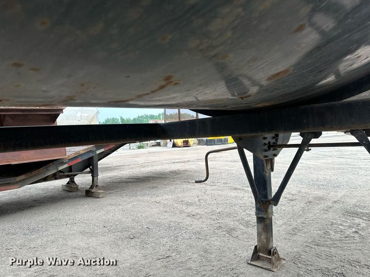 image for item EB2638 2012 MAC end dump trailer