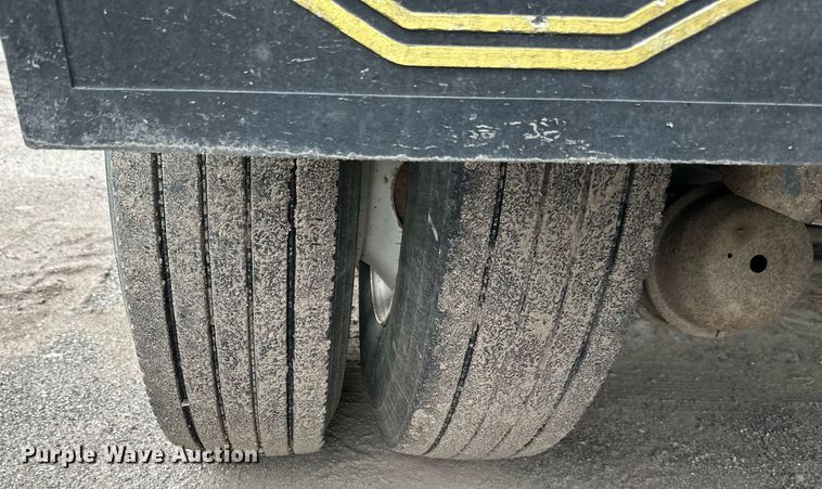 image for item EB2638 2012 MAC end dump trailer