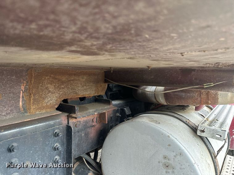 image for item EB2648 2001 Sterling LT9500 dump truck