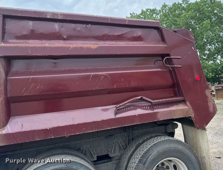 image for item EB2648 2001 Sterling LT9500 dump truck