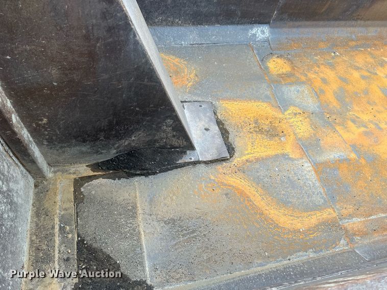 image for item EB2648 2001 Sterling LT9500 dump truck