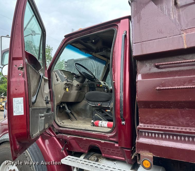 image for item EB2648 2001 Sterling LT9500 dump truck