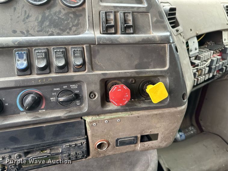 image for item EB2648 2001 Sterling LT9500 dump truck