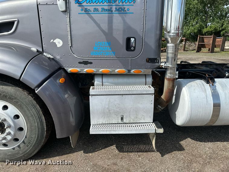 image for item EB2674 2009 Peterbilt 386 semi truck