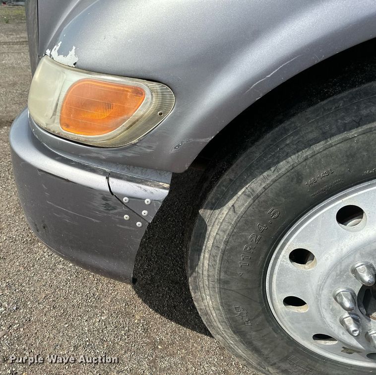 image for item EB2674 2009 Peterbilt 386 semi truck