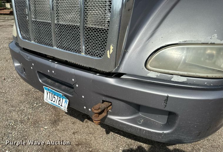 image for item EB2674 2009 Peterbilt 386 semi truck