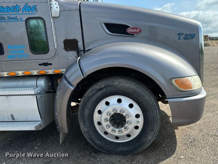 image for item EB2674 2009 Peterbilt 386 semi truck