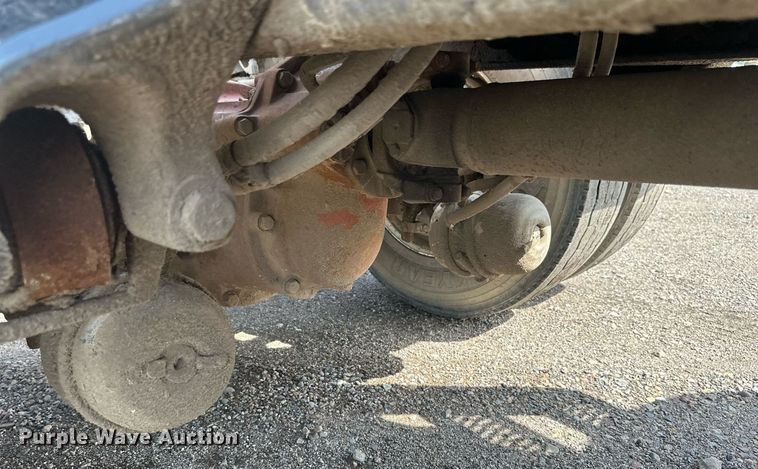 image for item EB2674 2009 Peterbilt 386 semi truck