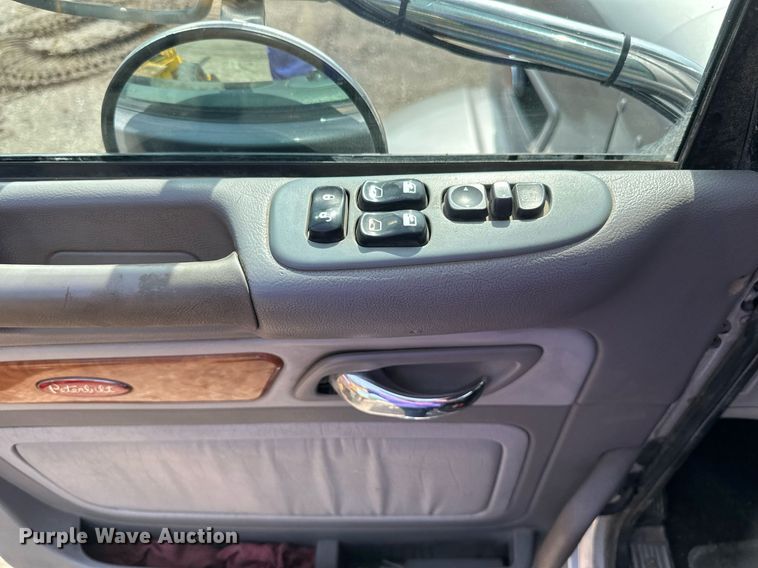 image for item EB2674 2009 Peterbilt 386 semi truck