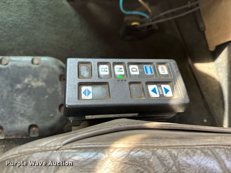 image for item EB2674 2009 Peterbilt 386 semi truck