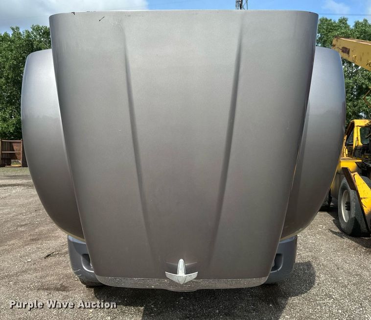 image for item EB2674 2009 Peterbilt 386 semi truck