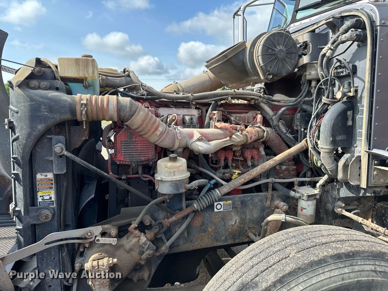 image for item EB2674 2009 Peterbilt 386 semi truck