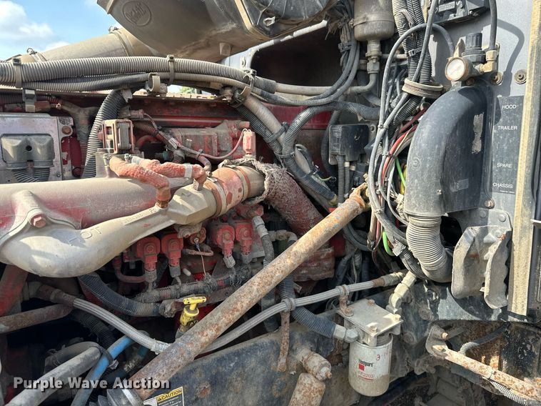 image for item EB2674 2009 Peterbilt 386 semi truck