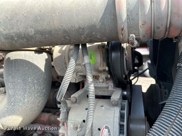 image for item EB2674 2009 Peterbilt 386 semi truck