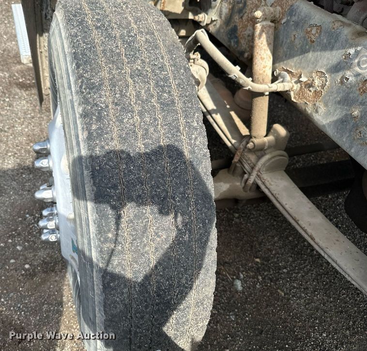 image for item EB2674 2009 Peterbilt 386 semi truck