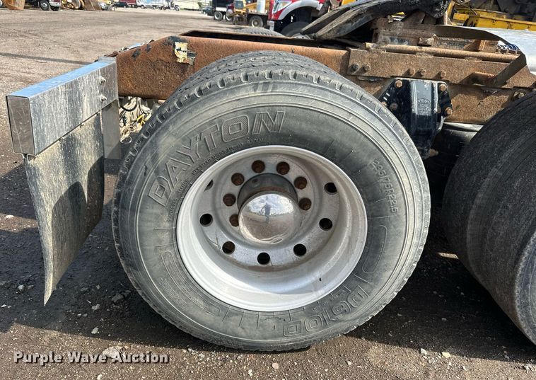 image for item EB2674 2009 Peterbilt 386 semi truck