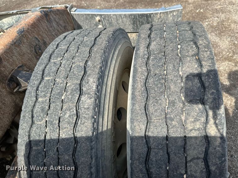 image for item EB2674 2009 Peterbilt 386 semi truck