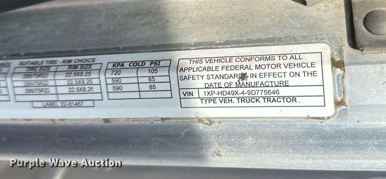 image for item EB2674 2009 Peterbilt 386 semi truck