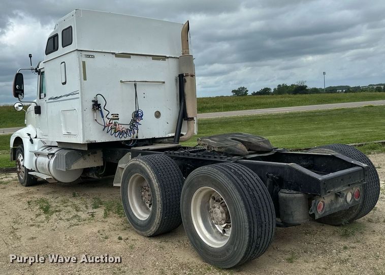 image for item EB2697 2005 International 9400I semi truck