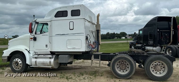 image for item EB2697 2005 International 9400I semi truck