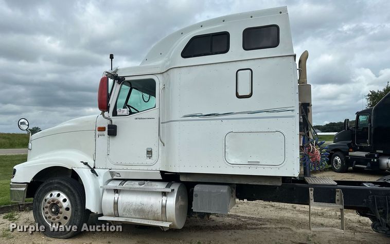 image for item EB2697 2005 International 9400I semi truck