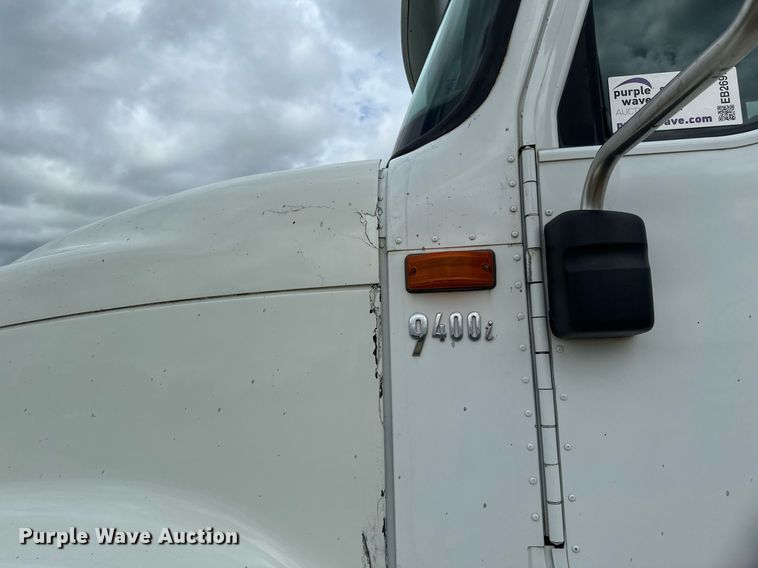 image for item EB2697 2005 International 9400I semi truck