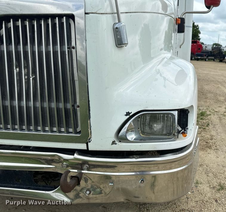 image for item EB2697 2005 International 9400I semi truck