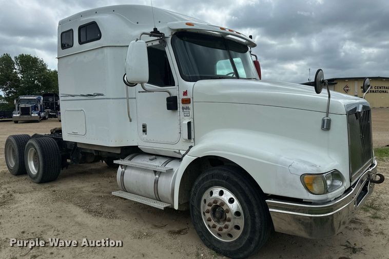 image for item EB2697 2005 International 9400I semi truck